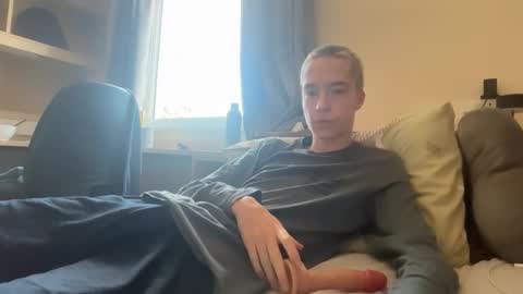 benji_j8 online show from 11-29-25, 01:25