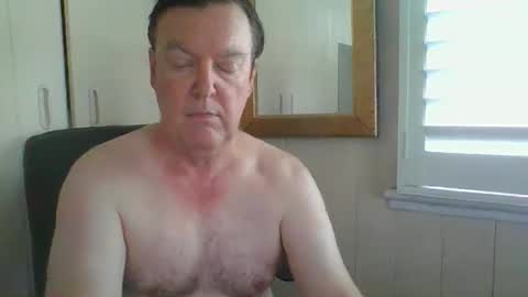 Snapshot of benjoid chatting on 11-21-25, 11:25 benjoid online show from 11-21-25, 11:25