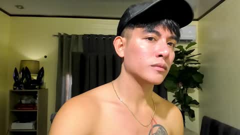 Snapshot of bentlyfuck chatting on 10-15-25, 07:08 bentlyfuck online show from 10-15-25, 07:08