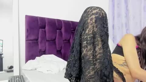 Snapshot of bereniceiv chatting on 10-04-25, 02:42 beren online show from 10-04-25, 02:42