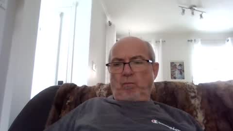 bernard1102 online show from 12-02-24, 05:37