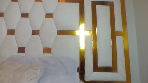 Snapshot of berryl8 chatting on 11-18-25, 07:07 berryl online show from 11-18-25, 07:07