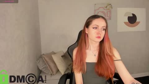 Snapshot of berta_kelly chatting on 10-14-25, 01:17 Berta  online show from 10-14-25, 01:17