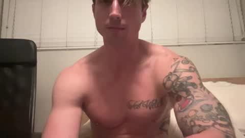 Snapshot of bestcoast35 chatting on 11-23-25, 02:00 Bestcoast3579 online show from 11-23-25, 02:00