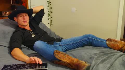 twitter zack1fisher online show from 12-21-25, 01:02