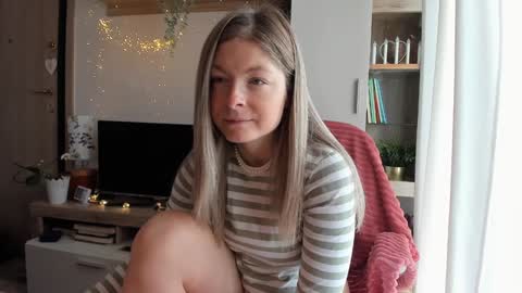 Snapshot of bestgirl_ofthe_neighborhood chatting on 01-24-25, 08:55 Vicky   online show from 01-24-25, 08:55
