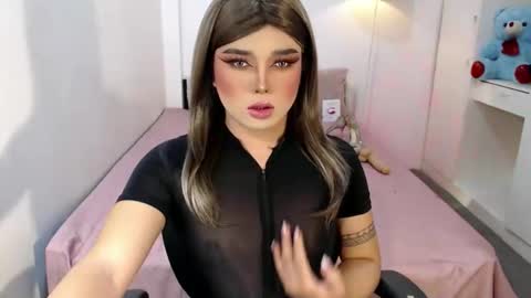 bestgirljulia online show from 10-19-25, 02:56