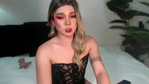 bestgirljulia online show from 12-17-25, 05:52