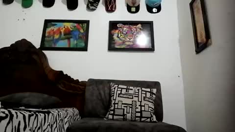 Snapshot of bestia_salvaje chatting on 01-10-25, 11:08 Andres online show from 01-10-25, 11:08