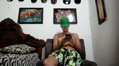 Snapshot of bestia_salvaje chatting on 01-24-25, 10:51 Andres online show from 01-24-25, 10:51