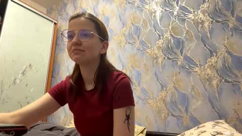 Snapshot of bethaniemeister chatting on 11-16-25, 08:20 Eva online show from 11-16-25, 08:20