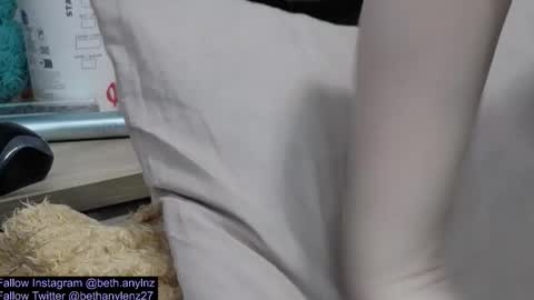 bethanylenz2 online show from 11-23-25, 11:43