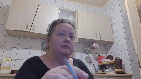 Snapshot of bethnorth chatting on 09-30-25, 02:05 bethnorth online show from 09-30-25, 02:05