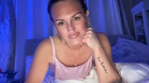 Snapshot of betterconvobesttime chatting on 12-14-25, 05:13 Best Time and Even better Convo online show from 12-14-25, 05:13