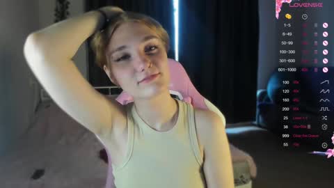 Snapshot of betty_witchy chatting on 12-11-24, 04:39 Dory make me happier online show from 12-11-24, 04:39