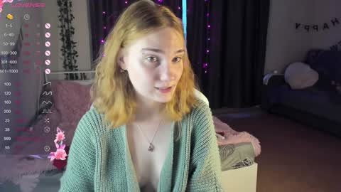 Snapshot of betty_witchy chatting on 12-26-24, 04:10 Dory make me happier online show from 12-26-24, 04:10