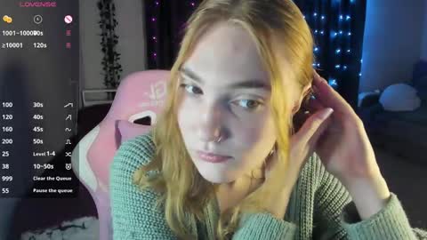 Snapshot of betty_witchy chatting on 02-17-25, 01:04 Dory make me happier online show from 02-17-25, 01:04