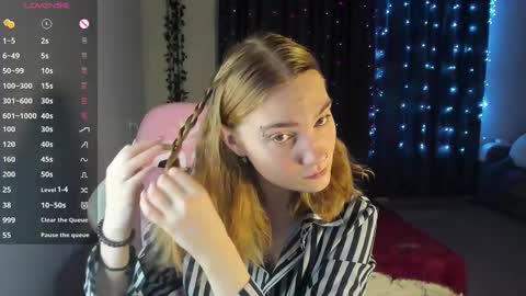 Snapshot of betty_witchy chatting on 02-19-25, 01:08 Dory make me happier online show from 02-19-25, 01:08