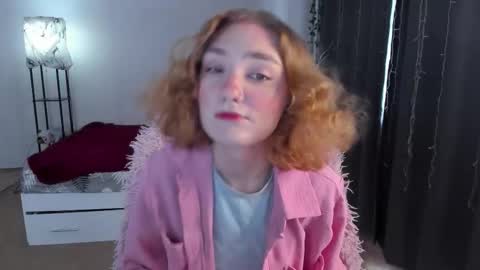 Snapshot of betty_witchy chatting on 09-21-25, 02:46 Dory make me happier online show from 09-21-25, 02:46