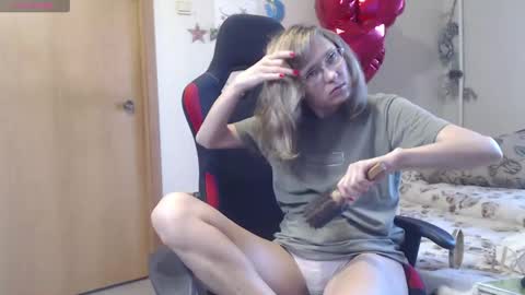 Betty online show from 03-09-25, 05:44