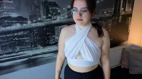 Snapshot of bettywatkins chatting on 12-13-25, 11:10 bettywatkins online show from 12-13-25, 11:10