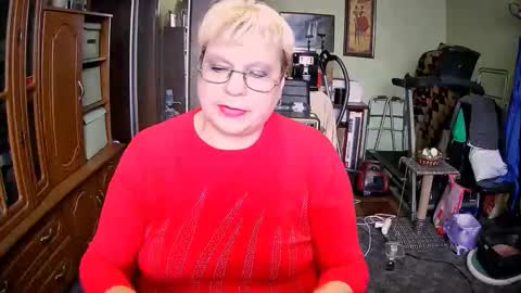 Snapshot of beverlyqcynia chatting on 10-21-25, 11:00 BeverlyQCynia online show from 10-21-25, 11:00