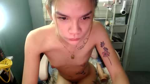 Snapshot of bheefuck52 chatting on 05-22-26, 04:52 bhee52 online show from 05-22-26, 04:52