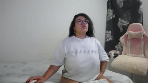 Snapshot of bianca_boobs chatting on 09-27-25, 08:19 Bianca Tuesday to Sunday from 2am to 6am UTC-5 online show from 09-27-25, 08:19