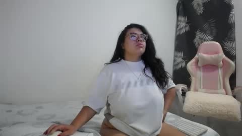 Snapshot of bianca_boobs chatting on 10-01-25, 09:15 Bianca Tuesday to Sunday from 2am to 6am UTC-5 online show from 10-01-25, 09:15