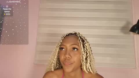 biancaa__18 online show from 11-21-25, 07:56