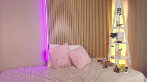 biancaa__18 online show from 02-02-26, 07:34