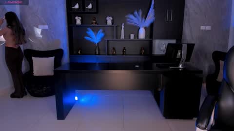 Bianca Pierce online show from 12-20-25, 12:01