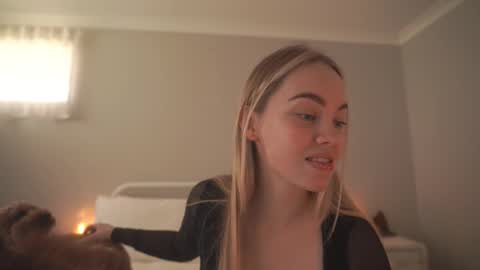 Snapshot of bibi_it_is chatting on 10-31-25, 02:23 Bibi online show from 10-31-25, 02:23