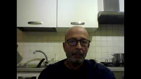 Snapshot of big23italy chatting on 10-05-25, 06:28 big23italy online show from 10-05-25, 06:28