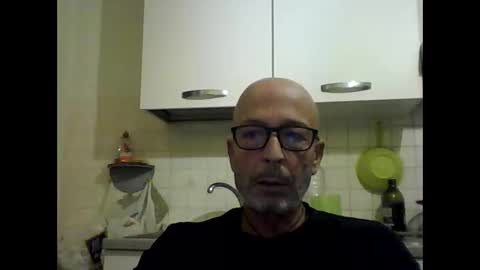 Snapshot of big23italy chatting on 10-08-25, 07:28 big23italy online show from 10-08-25, 07:28