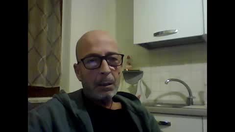 Snapshot of big23italy chatting on 10-19-25, 05:57 big23italy online show from 10-19-25, 05:57
