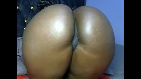 Snapshot of big_black_bootyy chatting on 10-23-25, 01:21 bbw online show from 10-23-25, 01:21