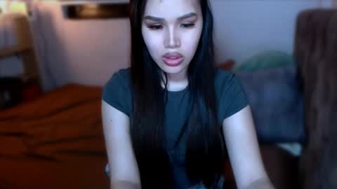 Mia online show from 01-12-26, 01:27