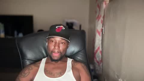 Snapshot of bigbackwoodcali chatting on 09-17-25, 07:15 bigbackwoodcali online show from 09-17-25, 07:15