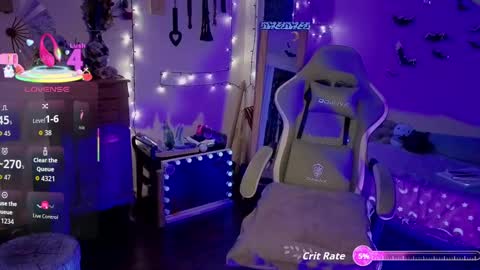 Snapshot of bigbearandbunny chatting on 09-15-25, 10:43 bigbearandbunny online show from 09-15-25, 10:43