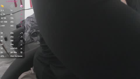 Snapshot of bigbittiesandfun chatting on 12-31-24, 07:42 bigbittiesandfun online show from 12-31-24, 07:42