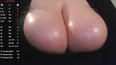 Snapshot of bigbittiesandfun chatting on 09-18-25, 02:13 bigbittiesandfun online show from 09-18-25, 02:13