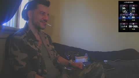 Jon - Im Straight online show from 10-29-25, 09:05