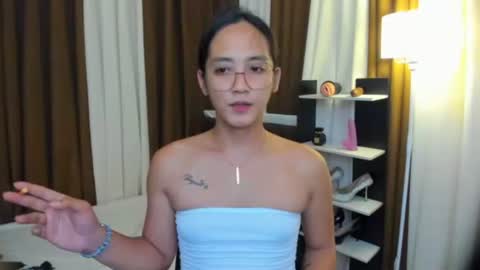 SUCK ME TILL I EXPLODE online show from 11-17-25, 08:20