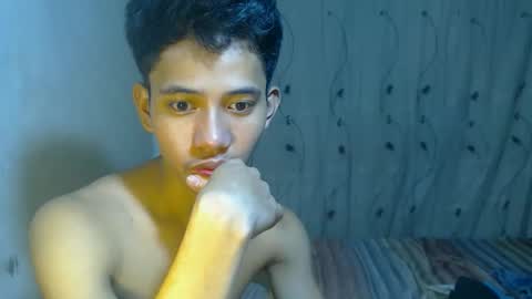 Snapshot of bigcockyummysex chatting on 11-19-25, 01:33 bigcockyummysex online show from 11-19-25, 01:33