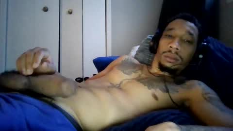 Snapshot of bigdickmarixxx chatting on 12-14-25, 05:18 bigdickmarixxx online show from 12-14-25, 05:18