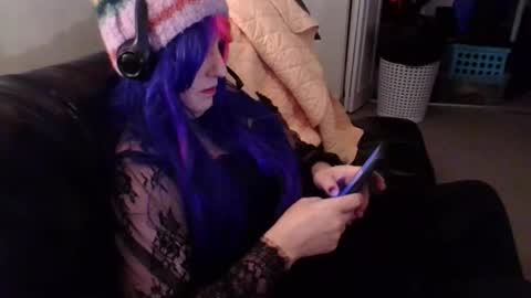 Madelyn online show from 12-18-25, 06:19