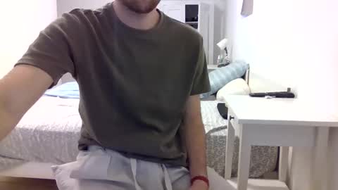 Snapshot of biggbaguette1 chatting on 10-02-25, 01:40 biggbaguette1 online show from 10-02-25, 01:40