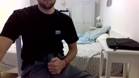 Snapshot of biggbaguette1 chatting on 10-07-25, 02:47 biggbaguette1 online show from 10-07-25, 02:47