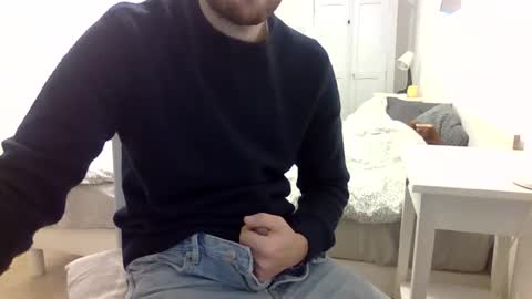 Snapshot of biggbaguette1 chatting on 01-06-26, 12:31 biggbaguette1 online show from 01-06-26, 12:31